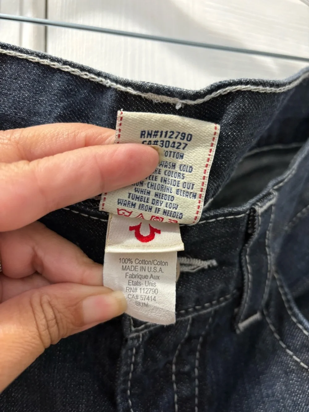 True Religion Men’s Slim Fit Straight Leg Jeans With Signature Stitching Size 34